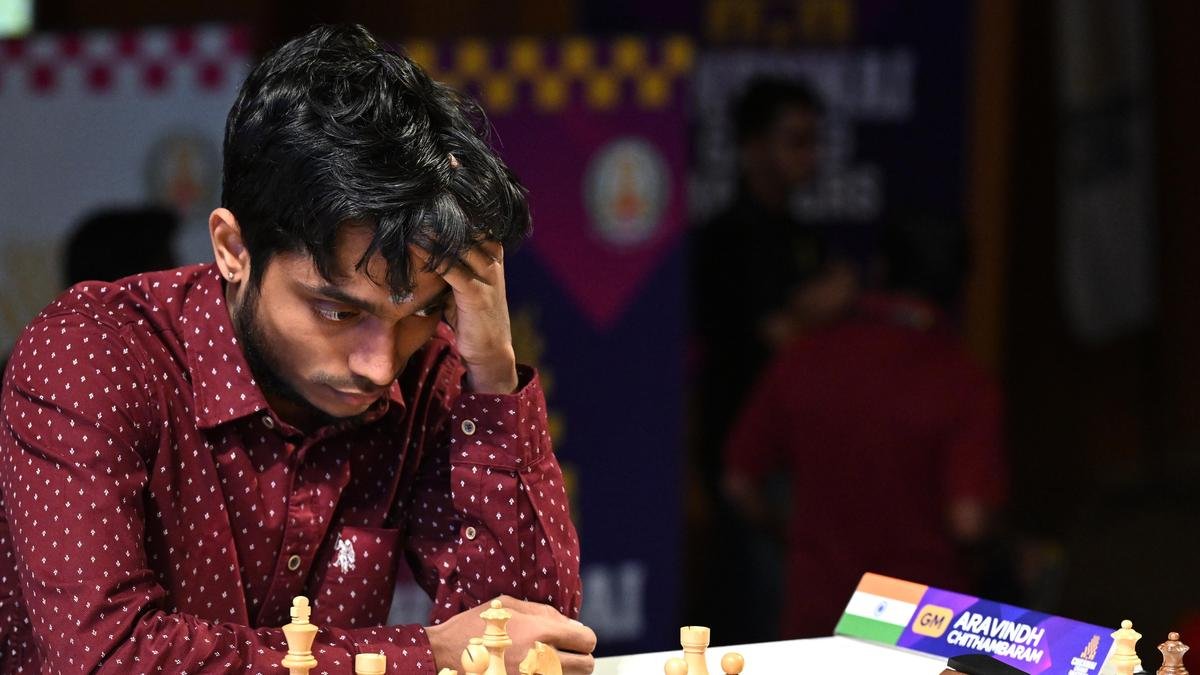 ಪ್ರೇಗ್ ಚೆಸ್ ಫೆಸ್ಟಿವಲ್ 2026 ನೋಡಿರ್ಬೆಕ್ ಯಾಕುಬ್ಬೋವ್ ಅವರಿಂದ ಡ್ರಾ ಮಾಡಲು ಗುಕೇಶ್ ನಡೆದಾಗ ಅರವಿಂದ್ ಹ್ಯಾನ್ಸ್ ನೀಮನ್ ಅವರನ್ನು ಸೋಲಿಸಿದರು